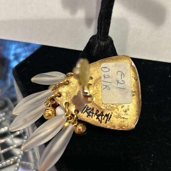 Vintage IKARAMI Red White and Gold Statement Earrings-Boutique - Picture 5 of 6